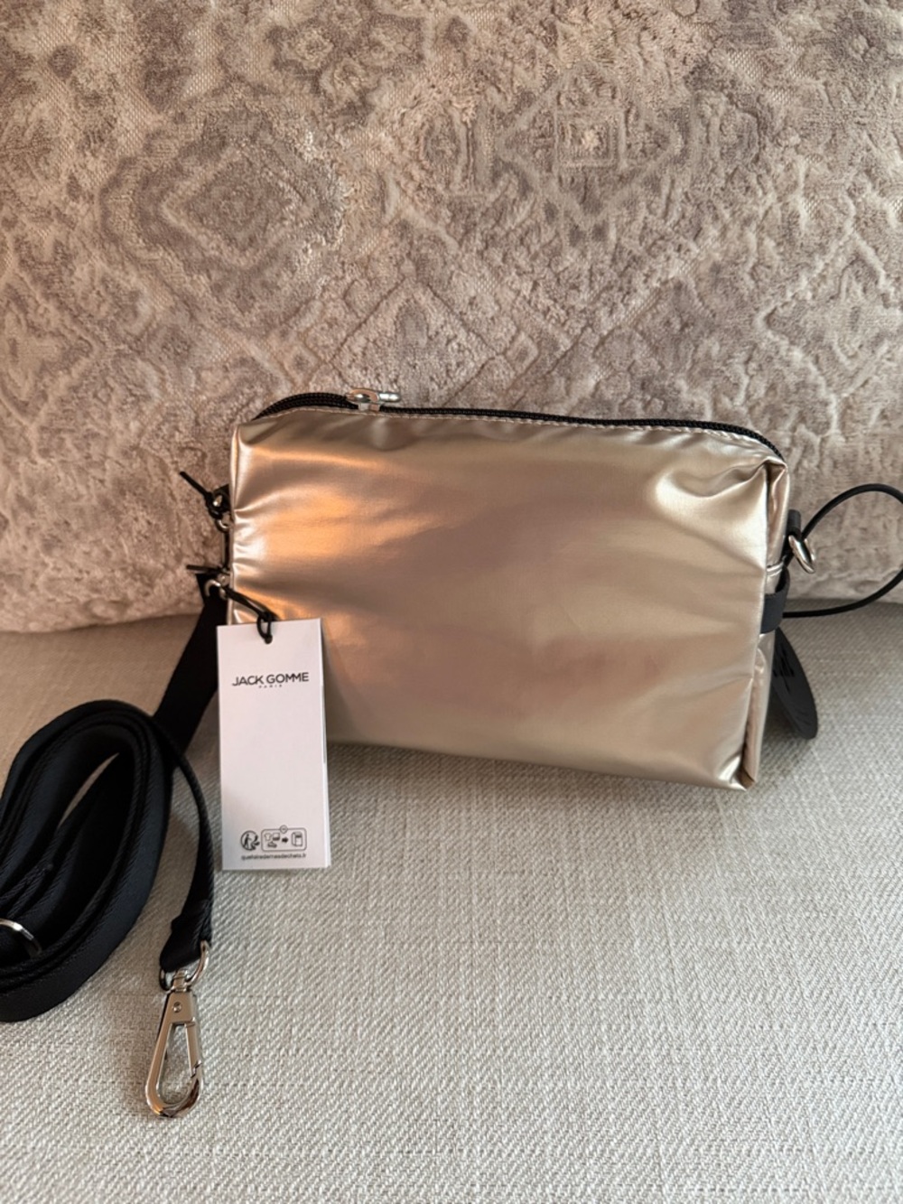 Jack Gomme Soft Metallic Crossbody Bag (soft gold/black) - Picture 2 of 13